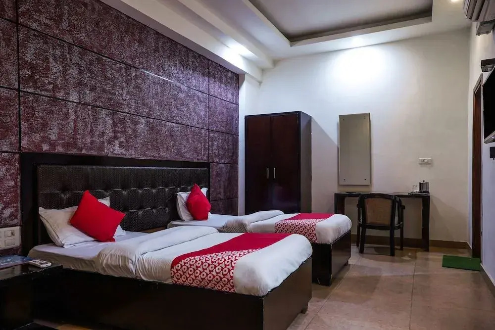 OYO 18895 Hotel Kartikay Grand