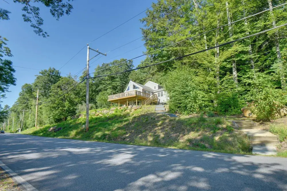 Walk to Lake Winnisquam Access: Cozy Retreat