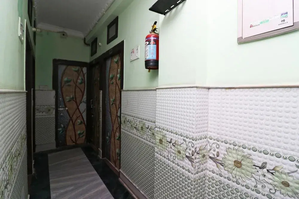 OYO 30975 Karunamoyee Guest House
