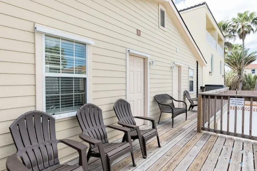 112 E Amberjack Duplex #1-2 - 6 Br apts by RedAwning