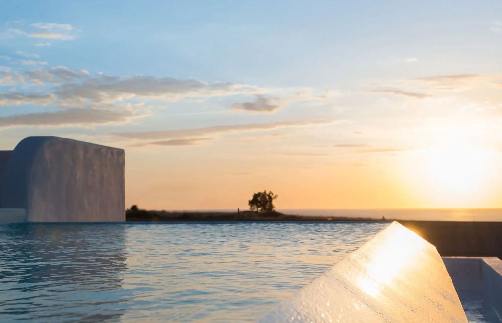 Azar Luxury Villas & Suites