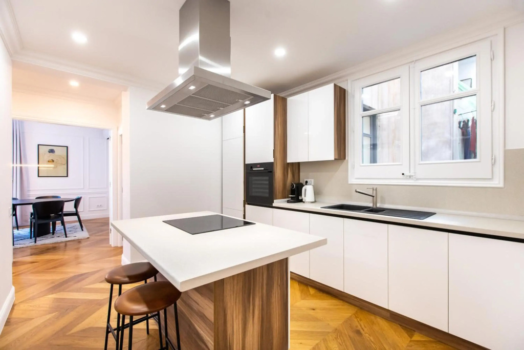 Majestic 4BR/4BATH apartment in Sagrada Familia area
