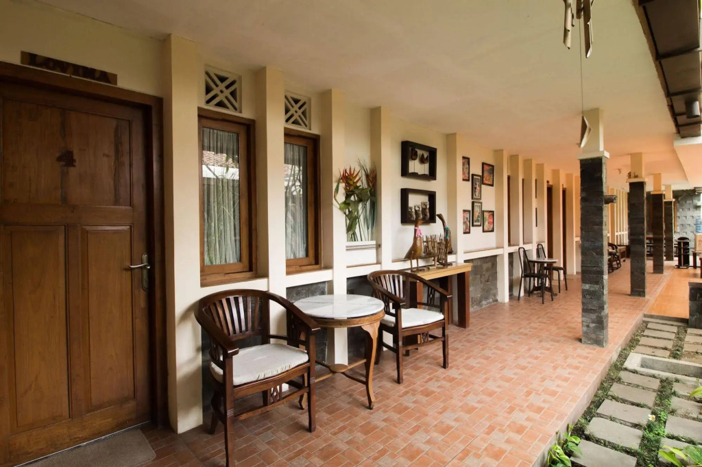 De Tropis Family Guest House