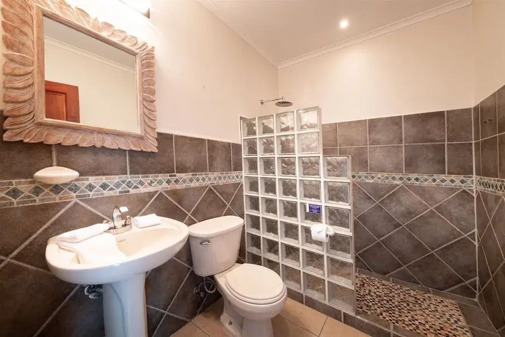 2br/2ba Unit in Exclusive Community