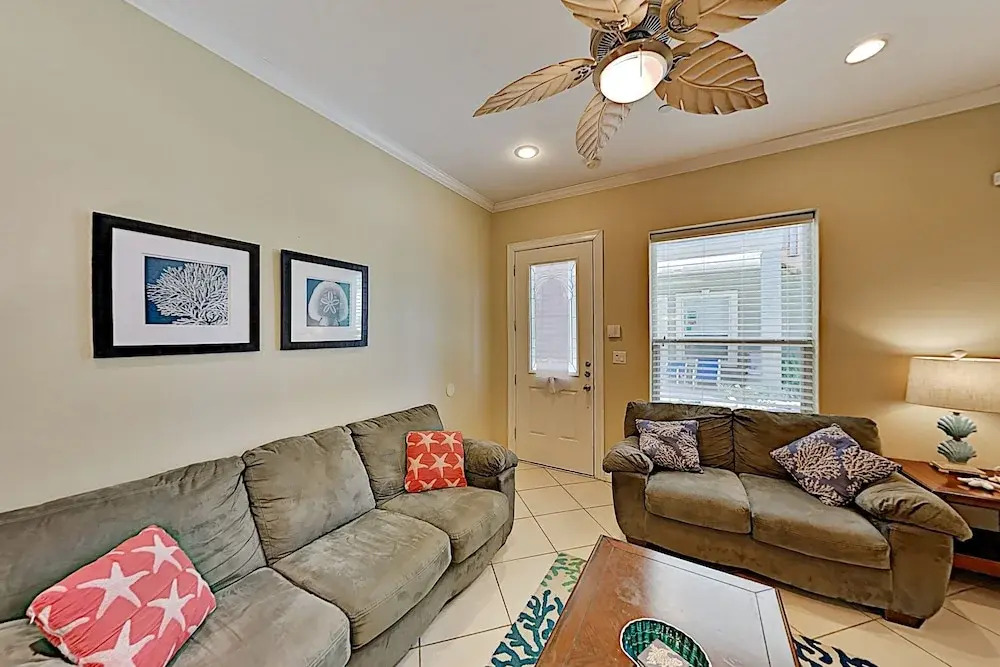 Bright Beach W/ Pool - Steps To The Sand! 2 Bedroom Condo