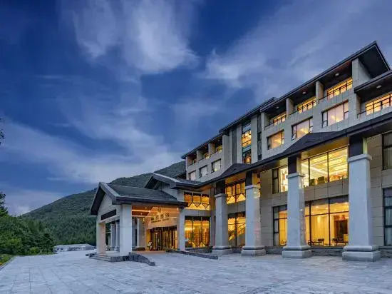 Shennong Hotel
