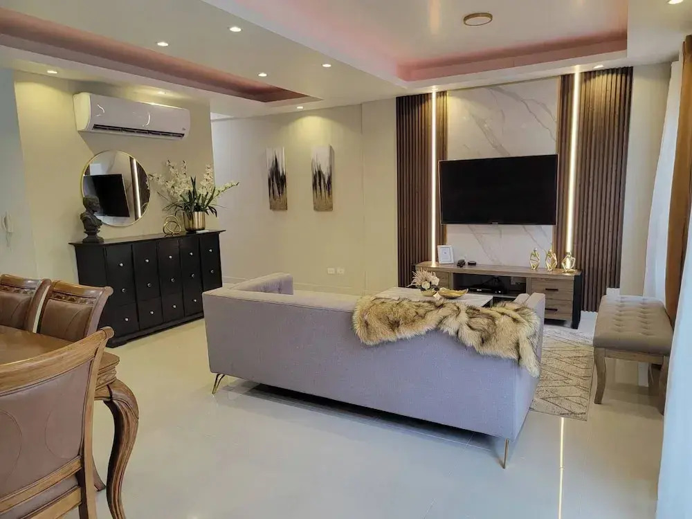 Upscale 3 Br Apartment For Family Or Friends Stay