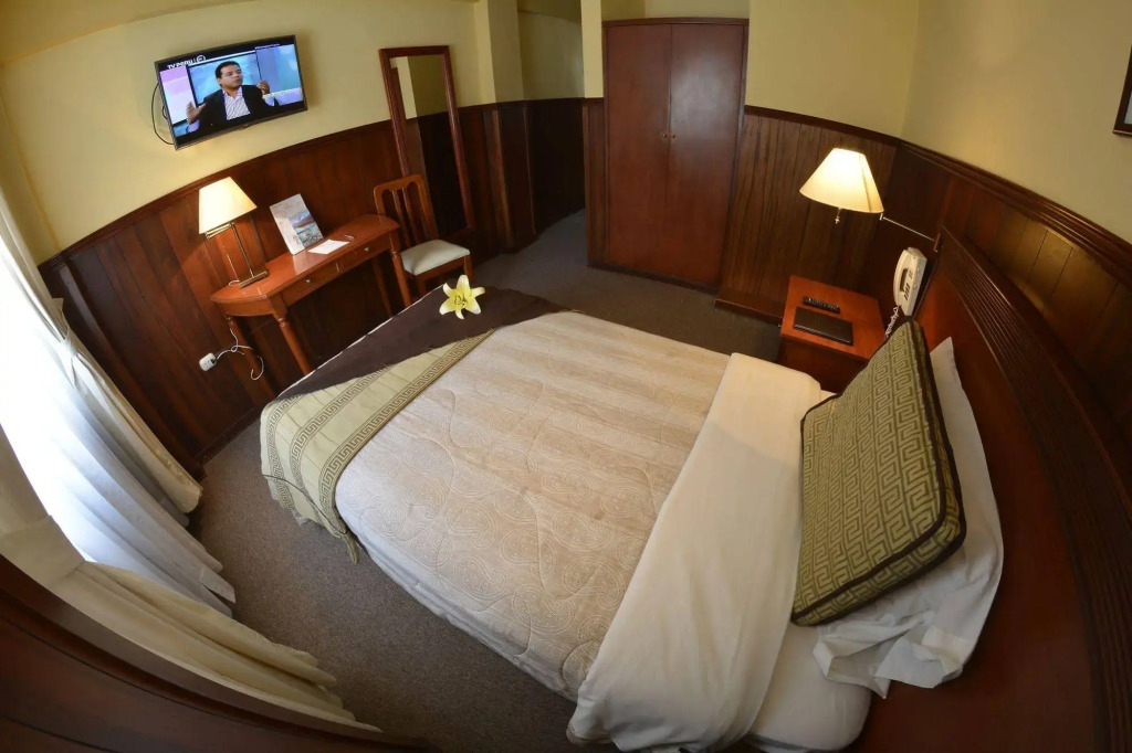 El Tumi Hotel