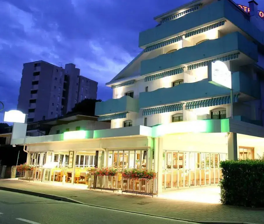 Hotel Oasi