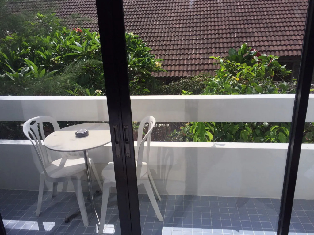 Nern Chalet Beachfront Hotel