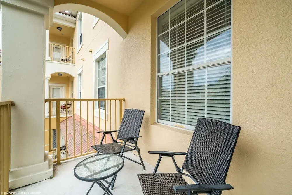Spacious and Lovely 3BD Unit With Balcony, Close to the Convention Center #3vc309