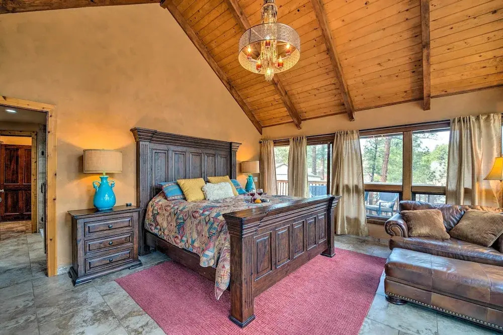 Central Ruidoso Mountain Home w/ Step-free Access!