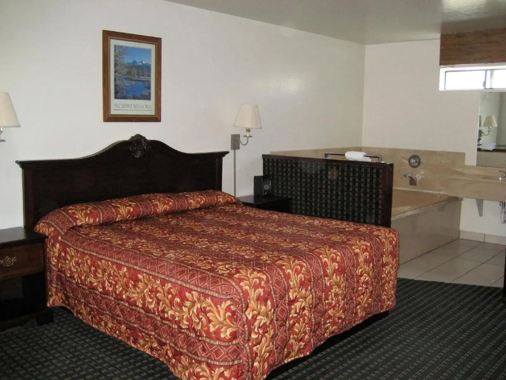 Jamestown Railtown Motel