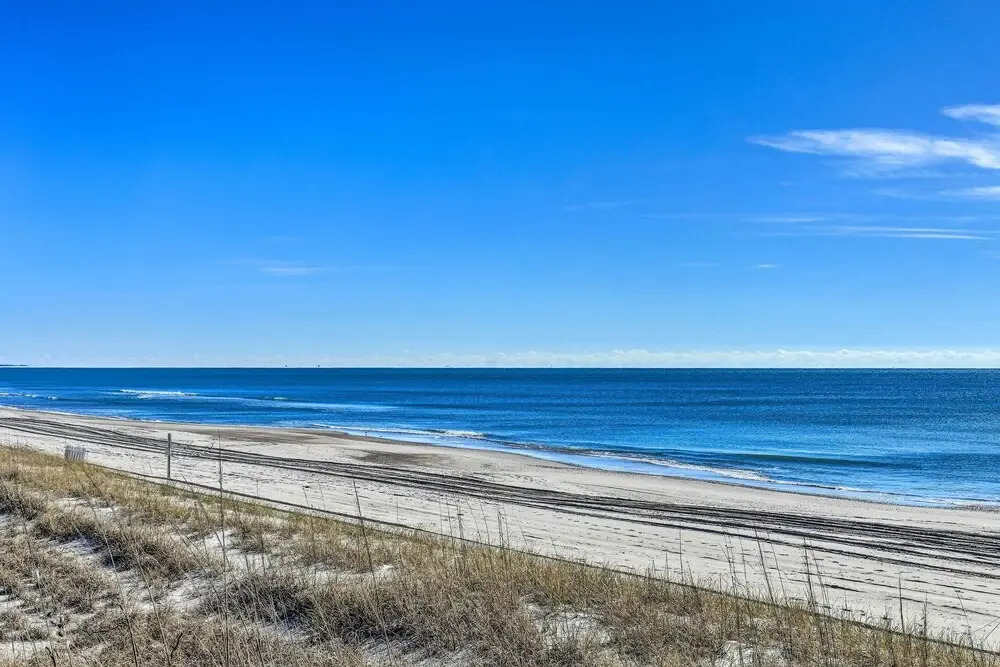 Atlantic Beach Home w/ Decks & Fire Pit