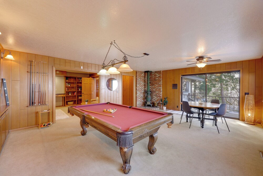 Mtn & Valley Views! Rimforest Lodge w/ Fireplace