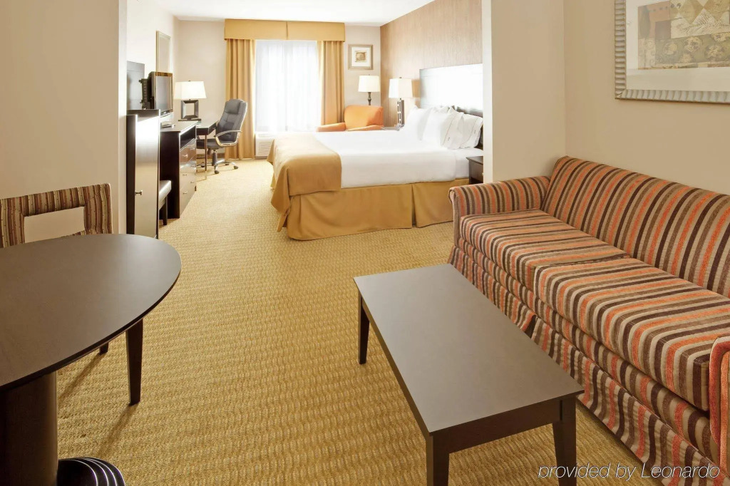 Holiday Inn Express Hotel & Suites Lebanon by IHG