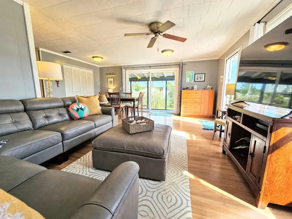 Private House Walk to the Beach & Parks! Large Decks, Family Vacation! Hammock Beach