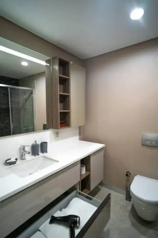 3 B Luxury Apt Near Arena Park AVM