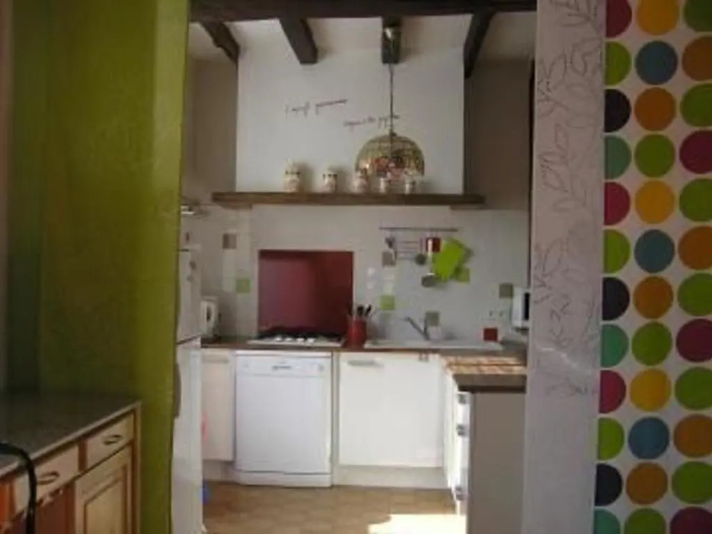 Gîte Champêtre avec Piscine Chauffée, Cheminée, et Terrasse en Plein Sud - FR-1-410-131