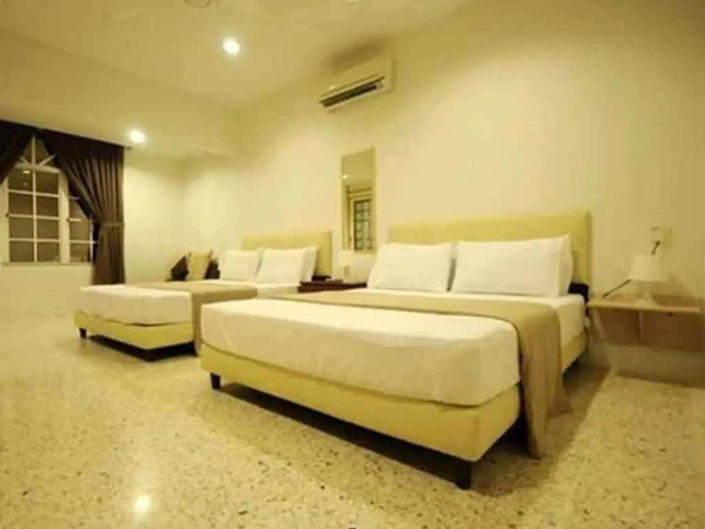 Leisure Home Stay - Gemilang