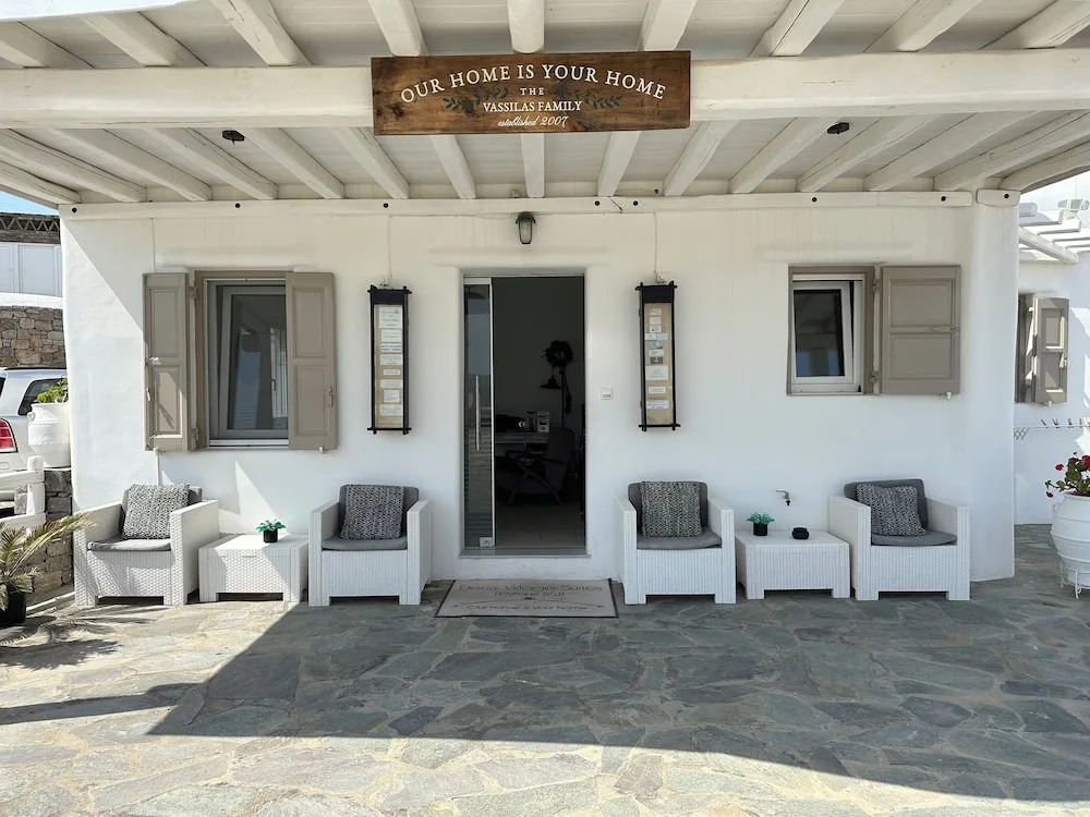 Elenis Village Suites