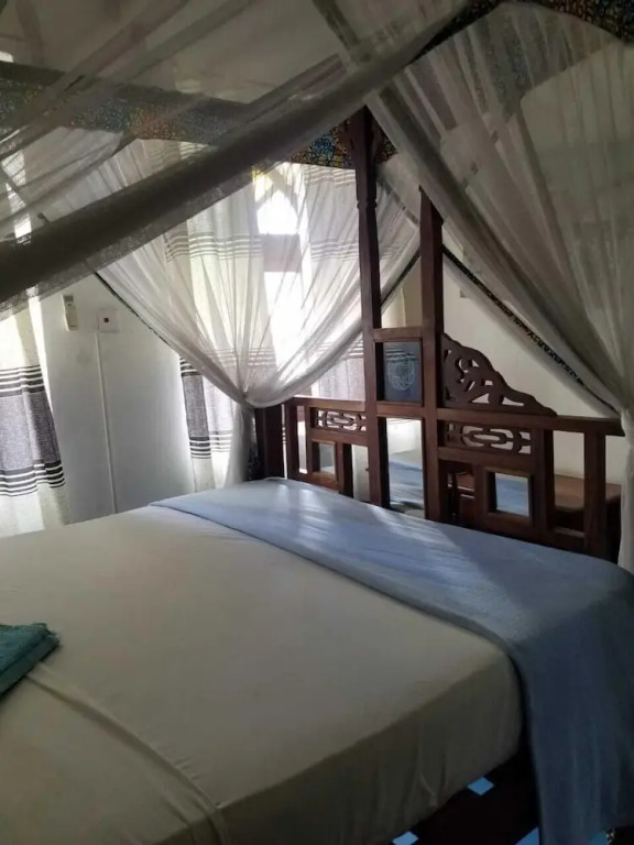 Warere Town House