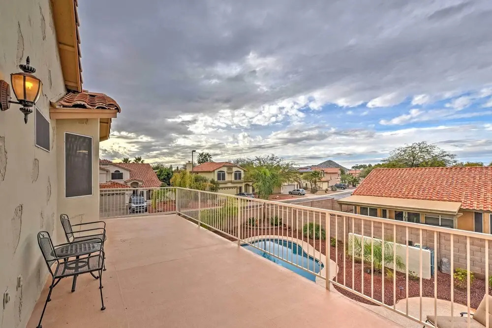 Hot Tub & Pool: Stunning Goodyear Home Near Lakes