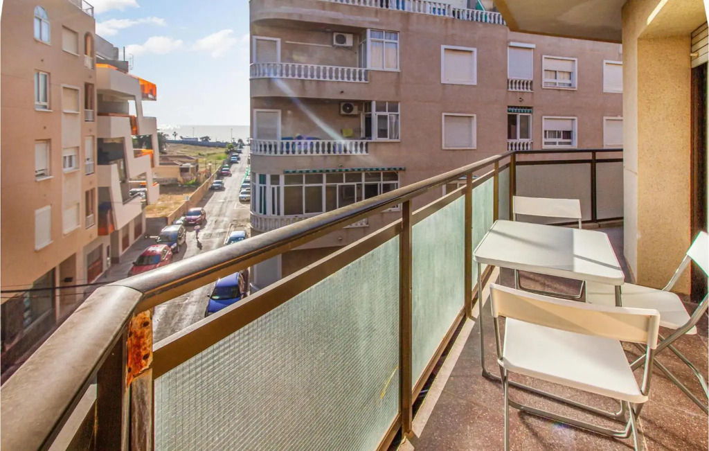 Nice apartment in Torrevieja with 3 Bedrooms