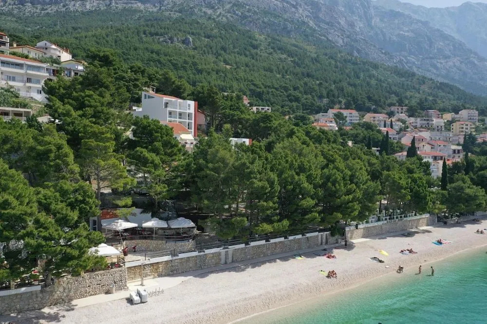 Noemia Apartments