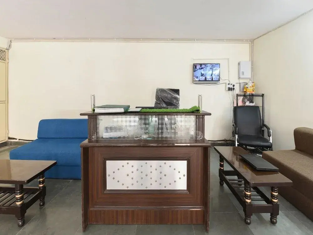 OYO 22394 Club Residency