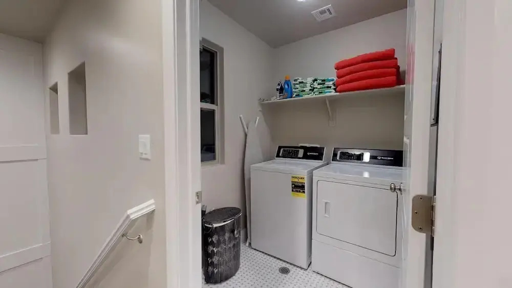 Arroyo Casita 4 Bedroom Townhouse by RedAwning