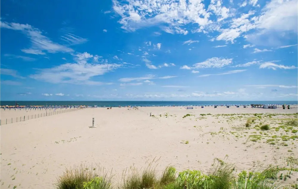 Nice Apartment in Rosolina Mare With 2 Bedrooms and Wifi