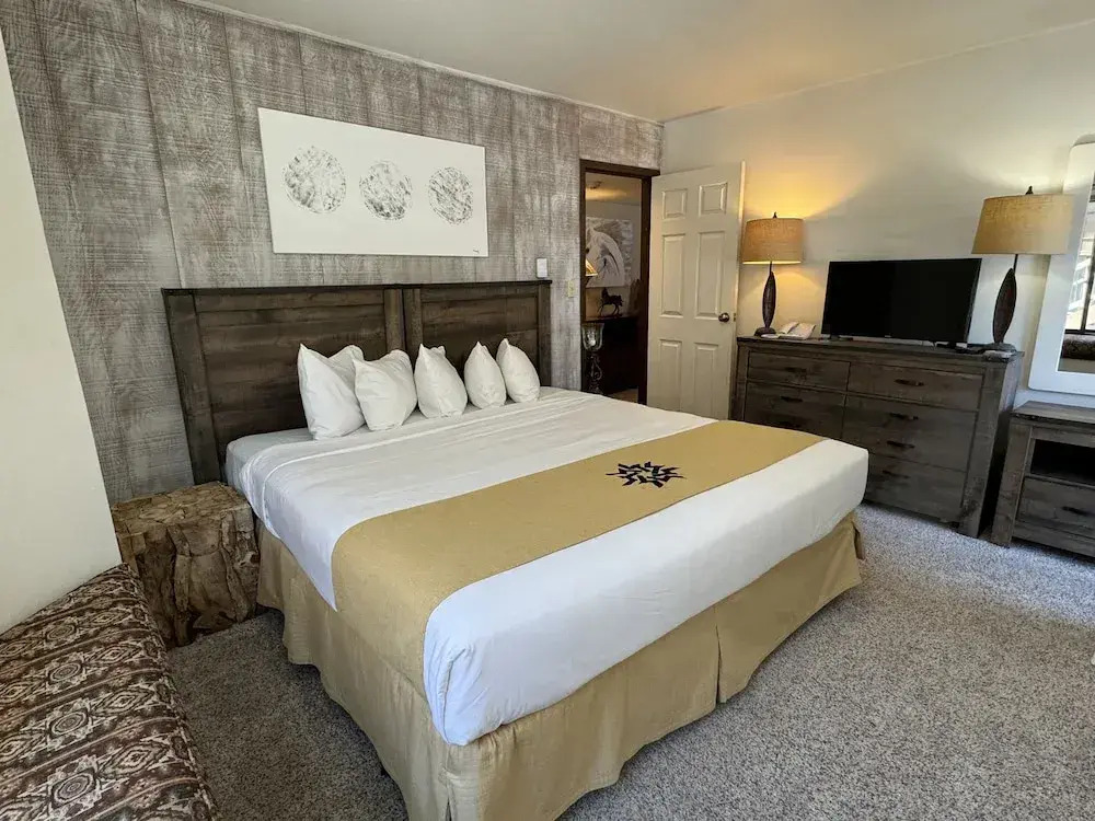 Beautiful Renovated 3br In Keystone 3 Bedroom Condo