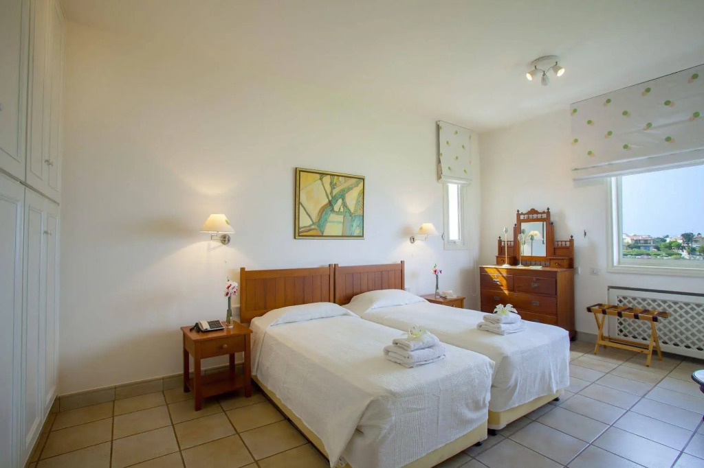 Alia Seafront Suite