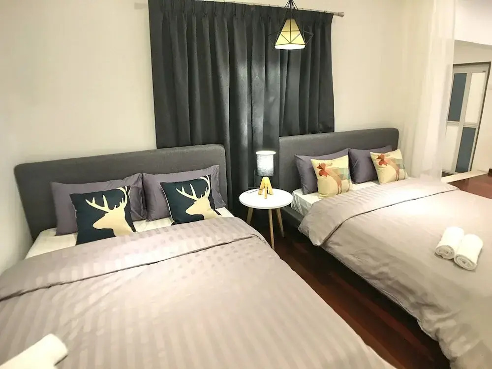 iBook8 Superior 1 Bedroom Gurney Suites  by iBook Homestay