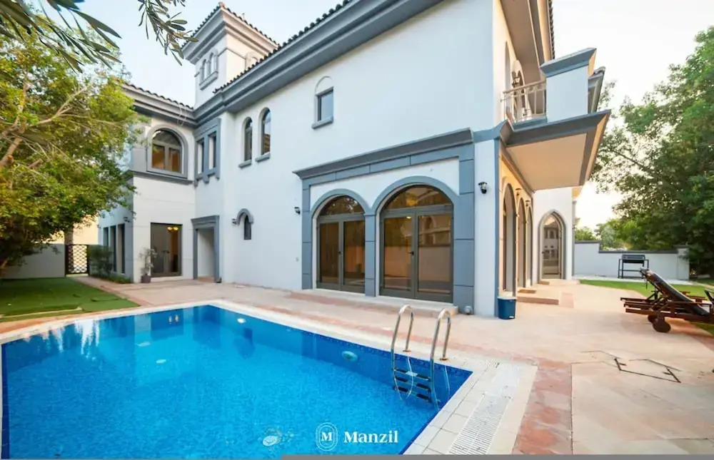Luxury Private Pool Villa w Pvt Beach on the Palm