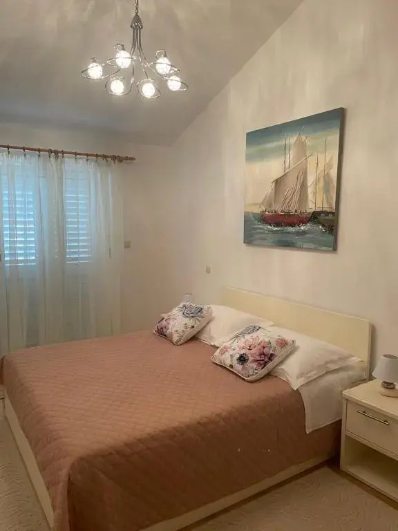 Sea view apartment near the beach 1-Jelsa center