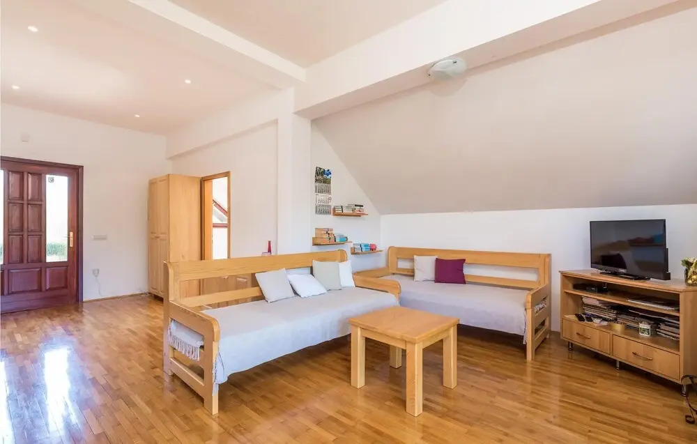Stunning Home in Slunj With 3 Bedrooms, Wifi and Outdoor Swimming Pool