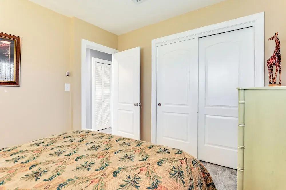 4 Mi to Venice Beach: Home w/ Patio & Yard