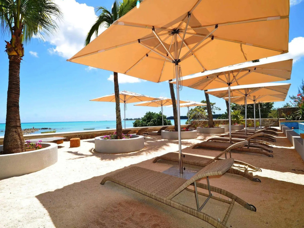 Mon Choisy Beach R