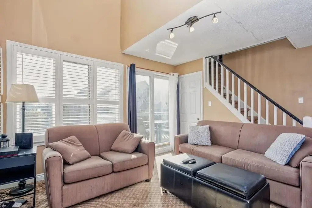 Mountainside 2 bed 2 bath with laundry 79249