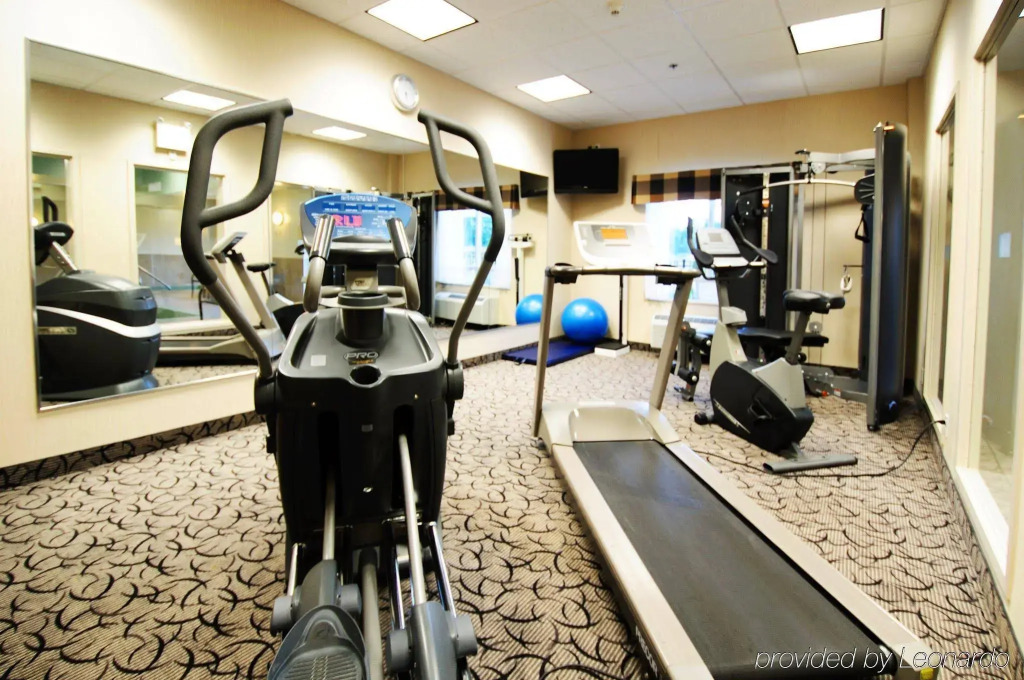 Holiday Inn Express Hotel & Suites Ottawa Airport by IHG