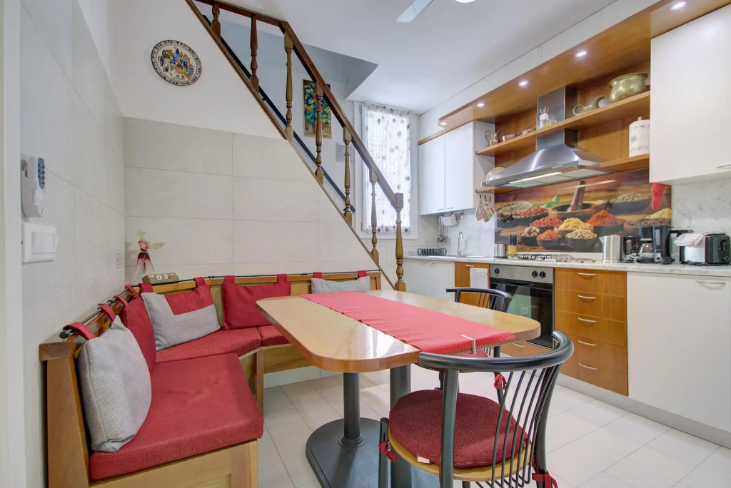 RIALTO MARKET NEW 5pax 3bed 2bath Wifi PowerAircnd