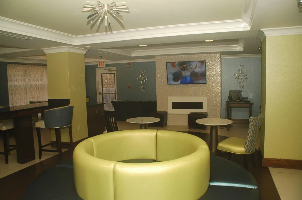 Holiday Inn Express Birmingham Irondale East by IHG