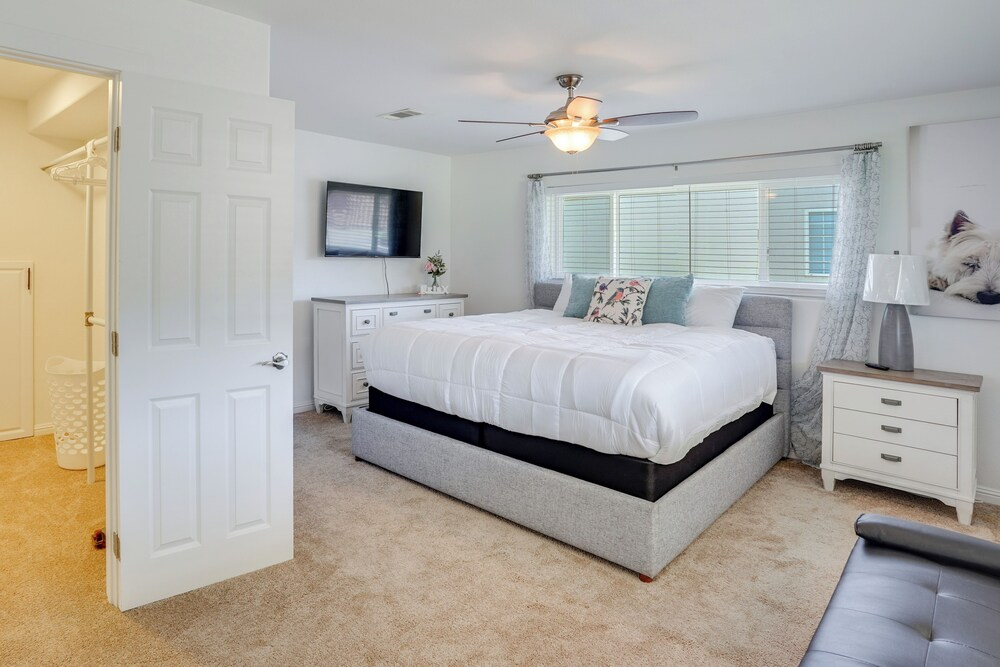 Waterfront Getaway on Lake Elsinore w/ Swim Spa
