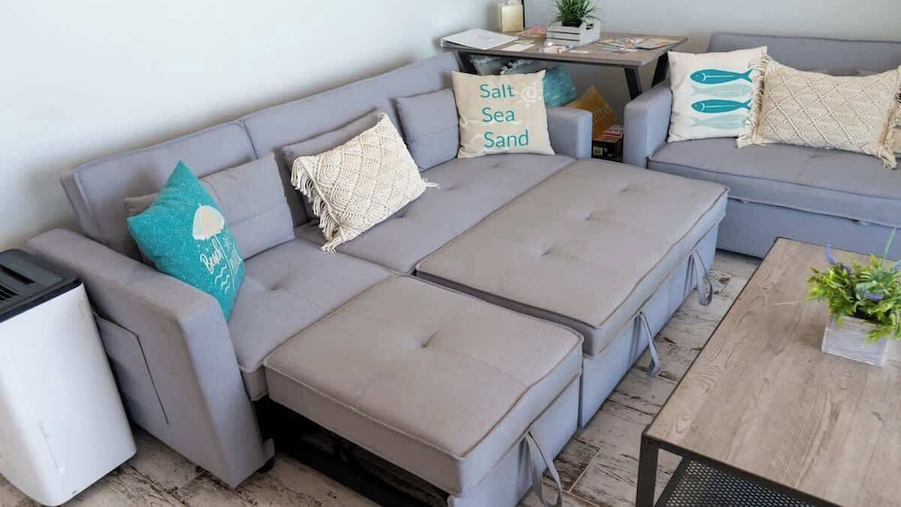 Sweeping 5th Floor Views - Direct Beach - Remodeled