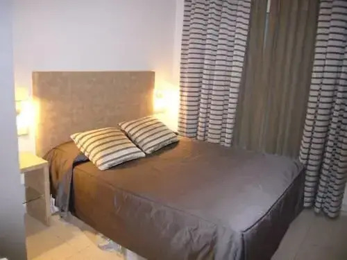 Apartaments Sant Jordi Sagues