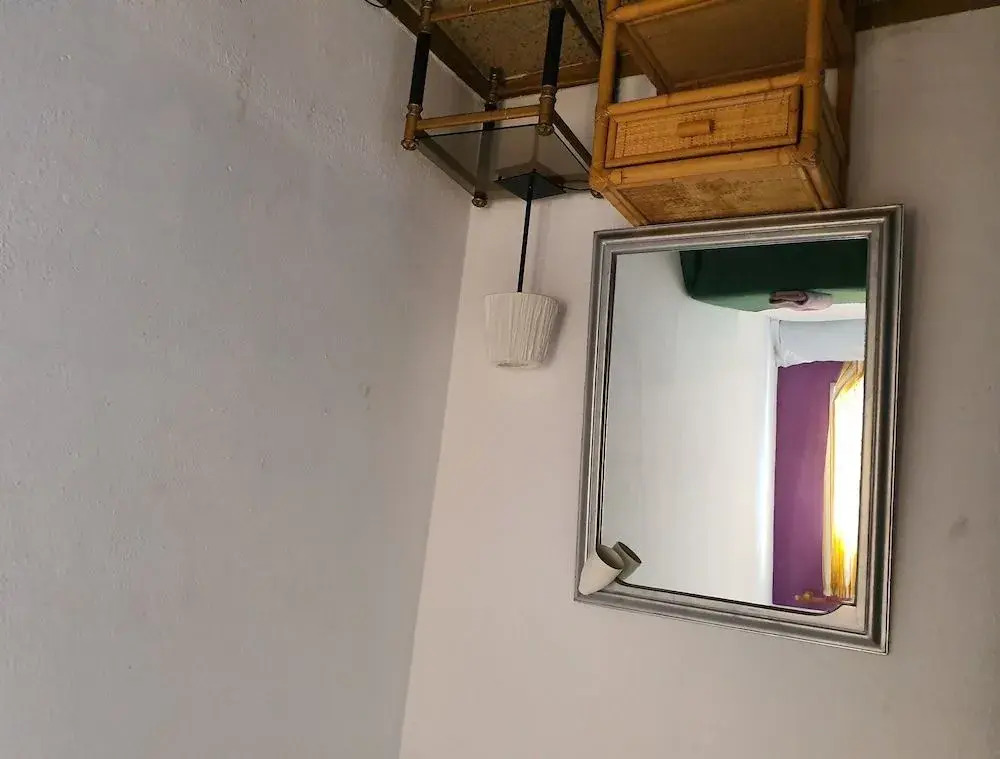 Low Cost Rooms Las Llaves 4