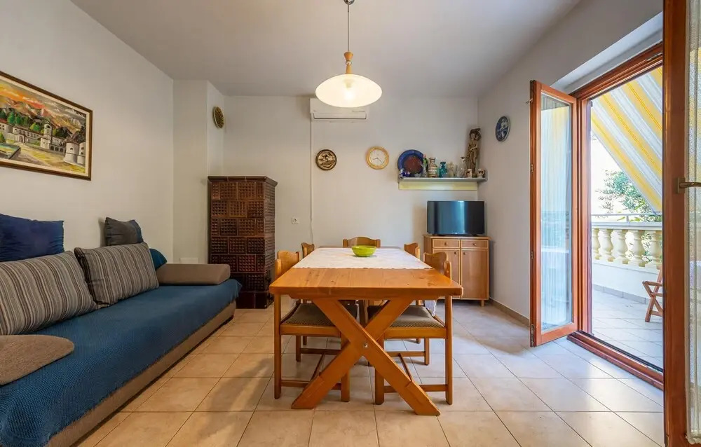 Beautiful Apartment in Zadar With 2 Bedrooms and Wifi