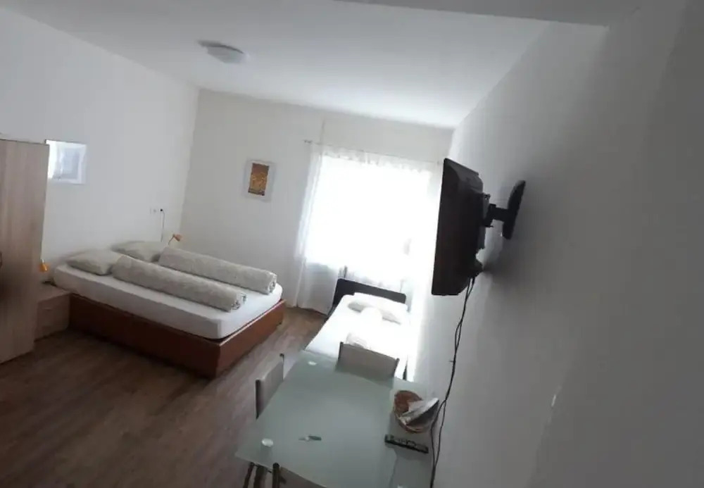 City Apartments Portico